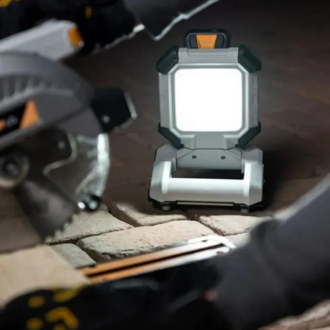 Batavia Lampada a LED 18V potente e compatta, solo corpo macchina