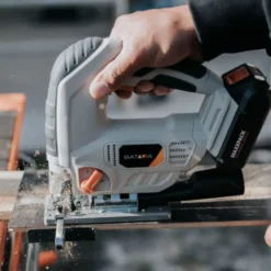 Batavia Seghetto Alternativo 18V - Taglio Preciso e Versatile Solo corpo macchina