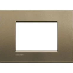 Placca quadra 3 moduli serie livinglight square